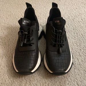 Steve Madden Myles Sneakers